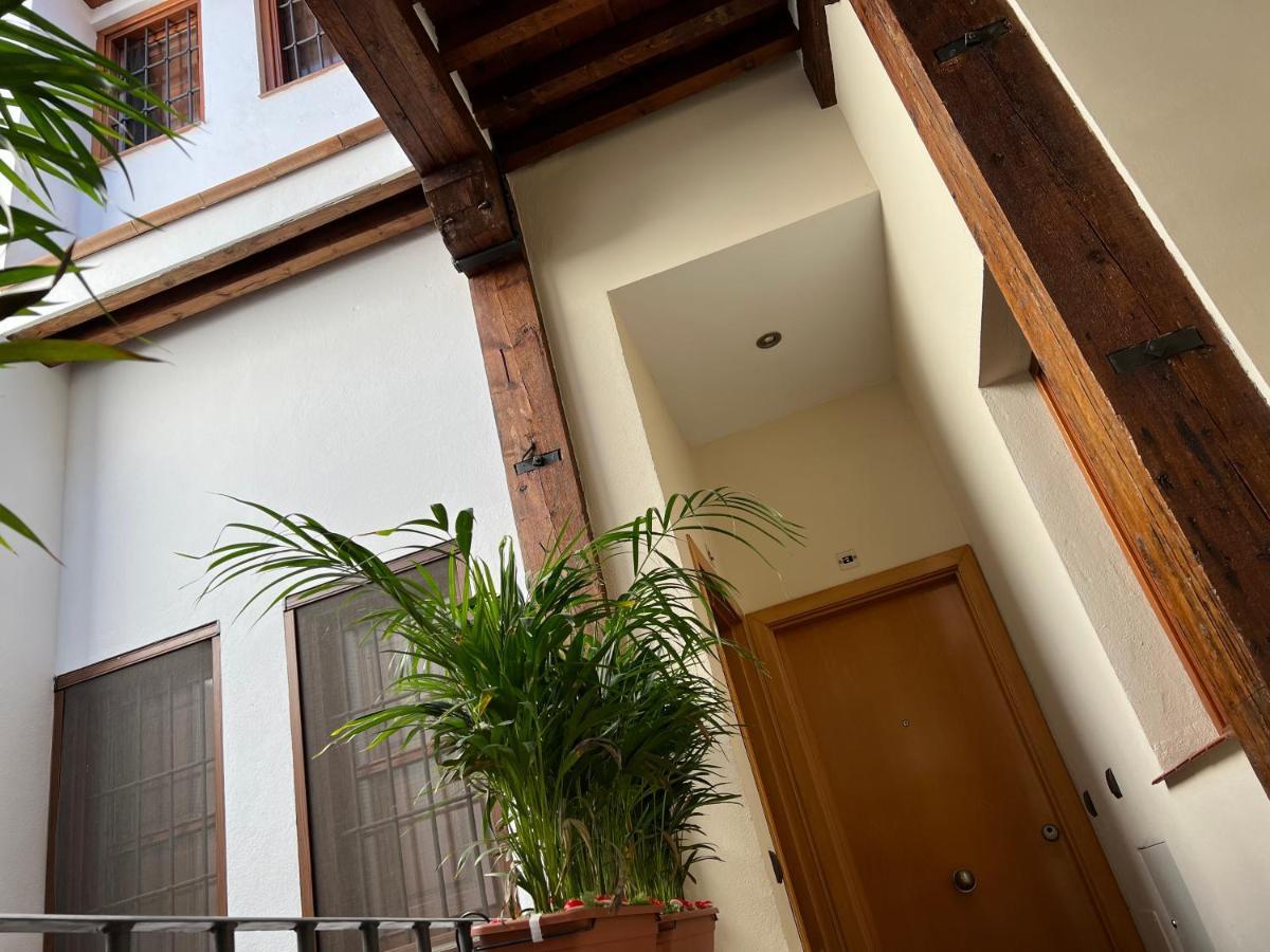 Amazing Apartment In Malaga Oldtown Calle Carreteria Free Wifi&Ac Exterior photo
